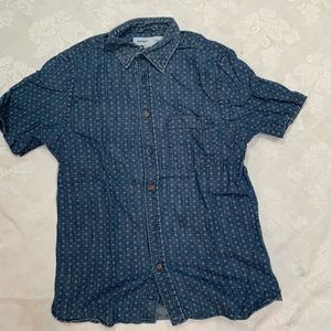 Men’s casual button down